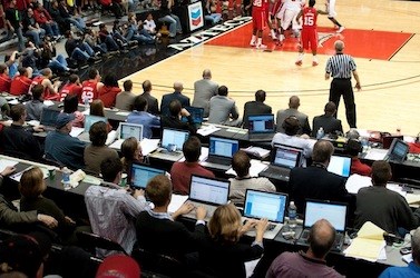 Commentary: What should a reporter do during a game? Hint: it’s not tweeting a lot